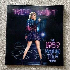Taylor Swift 1989 World Tour Book